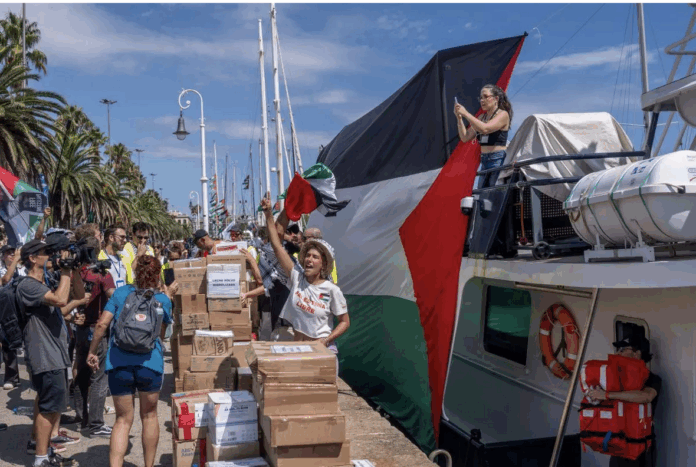 Zarpa de Barcelona la Global Sumud Flotilla en la mayor misión internacional de solidaridad con Gaza _ Jordi Otix